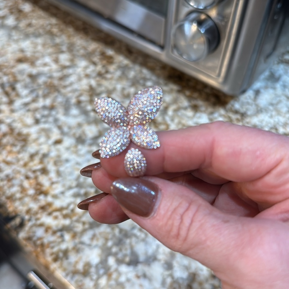 Elegant Rose Gold Floral Ring set on a sterling silver base. - Picture 8 of 11